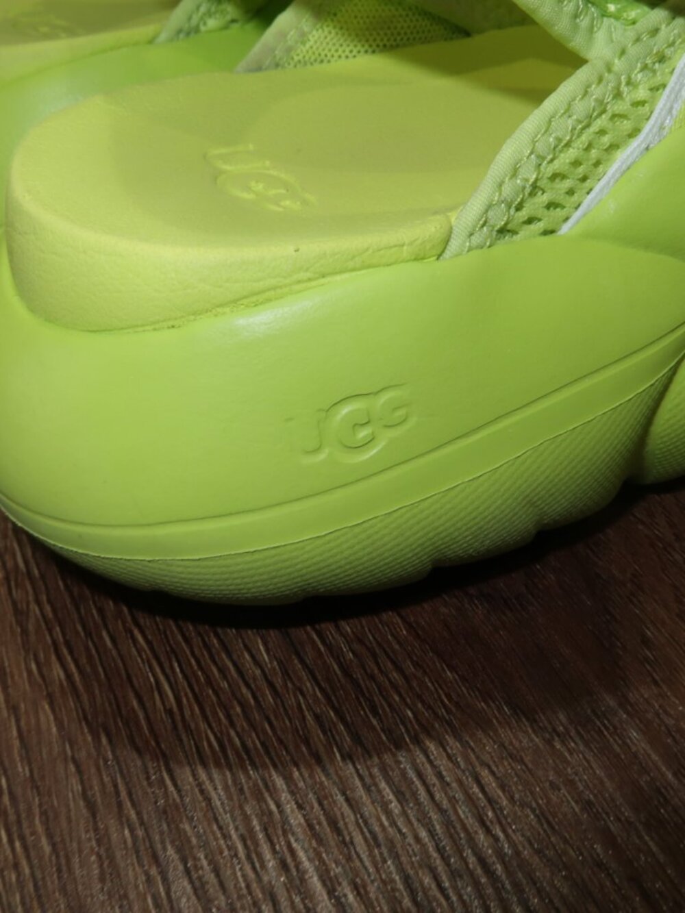 Womens UGG LA Cloud Platform Sandals Stretchy Strappy Neon Green Lightweight 9 - Picture 8 of 11